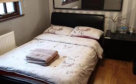 Master Room Near Heathrow