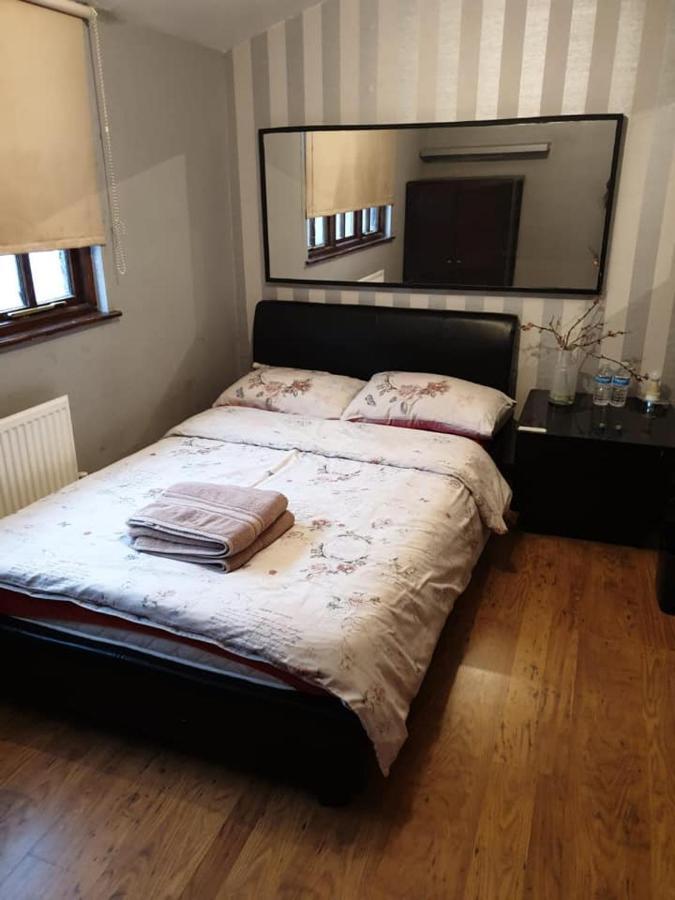 Master Room Near Heathrow London Exterior photo